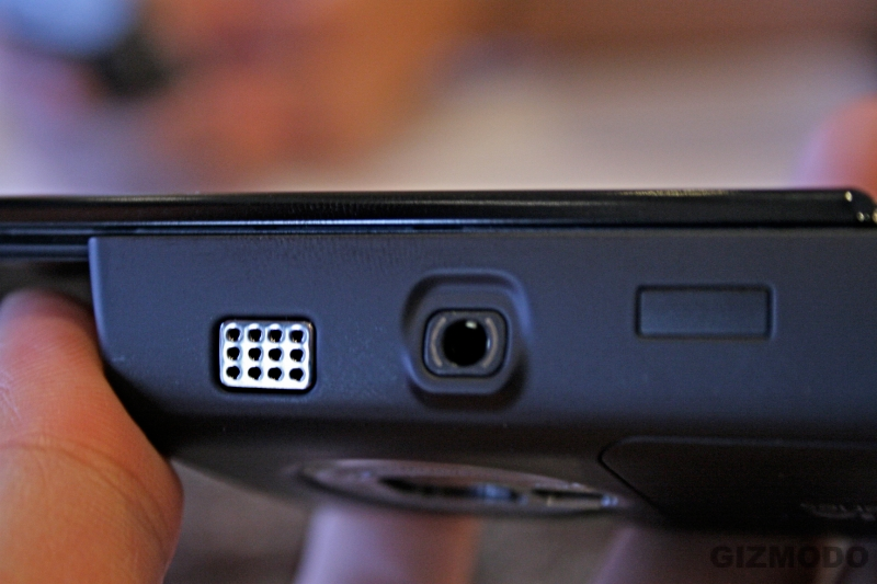 Illustration for article titled Hands On the Nokia N95i (The Black One) and the N95 US-Band Cellphone